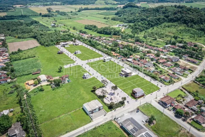 Terreno à venda por R$ 215000.00, 330.00 m2 - Centro Norte - SCHROEDER/SC