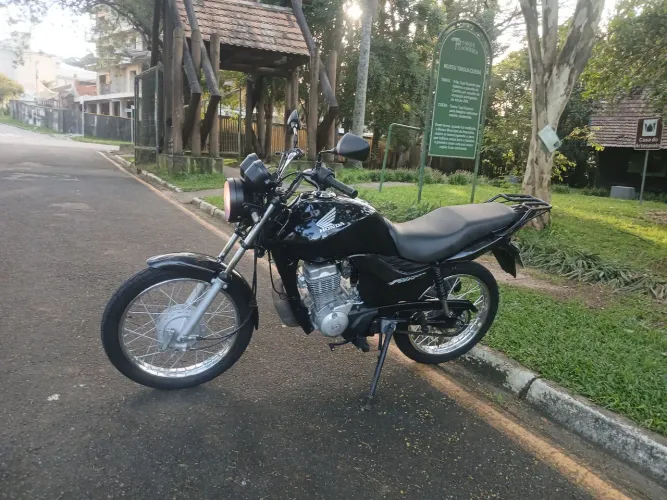 Cg 125 em ótimo estado aceito trocas passo no cartão até 24x