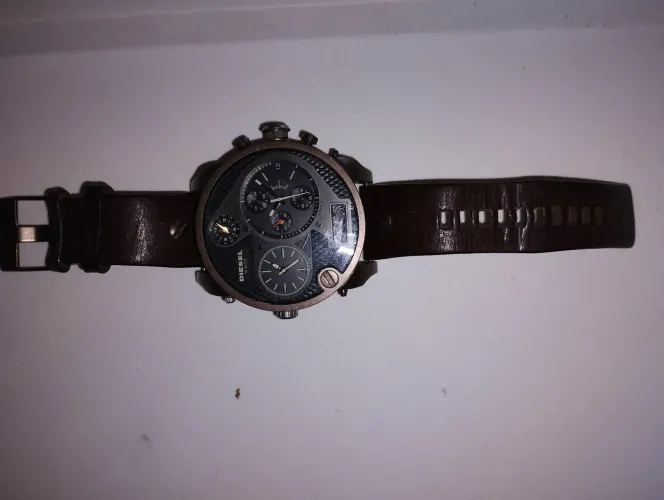 Lindo Relógio Diesel original DZ 7246 couro 