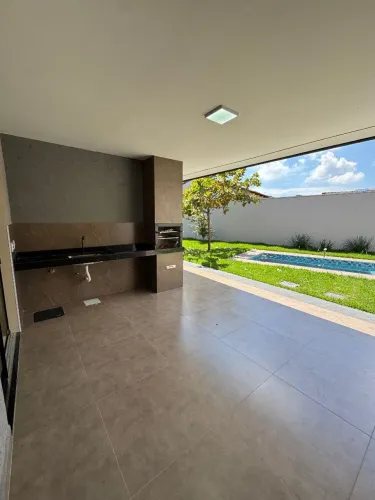 CASA TERREA COM PISCINA