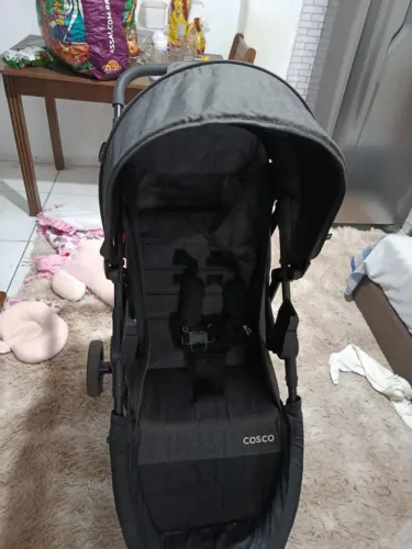 Carrinho de bebê+ bebê conforto ótimas condições pronto pra usar 300 reais 