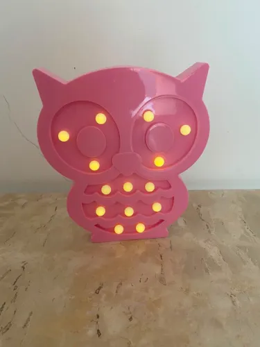 Luminária de coruja rosa<br>Valor: 10,00
