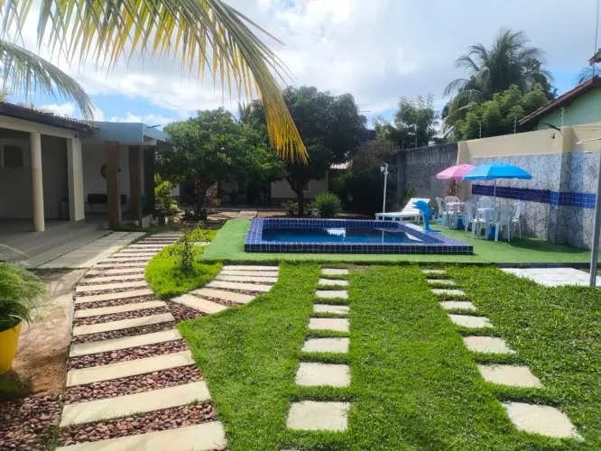 Casa a venda em Condomínio de Jaua