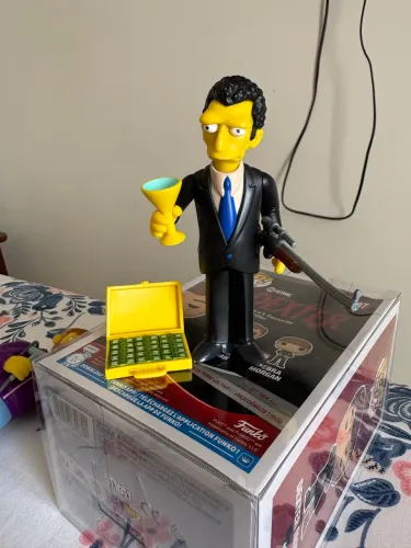 Action figure the simpsons, playmates, personagem Louis, completo, em ótimo estado e