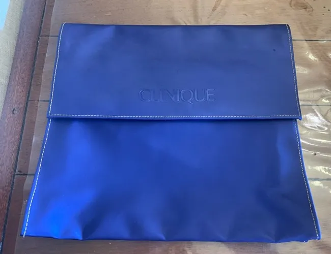Bolsa pasta clinique azul raríssima ano 2007 com compartimento