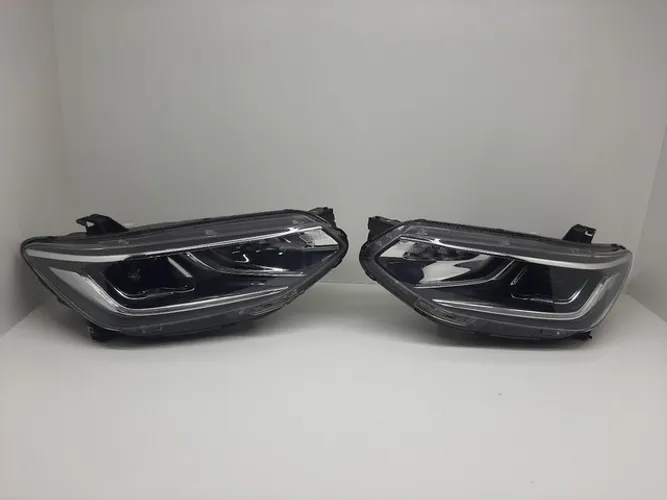 Par farol Chevrolet Tracker 2020 / 2021 com Led