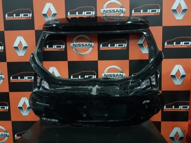 tampa de mala nissan kicks 2022 e 2023 preta com detalhes