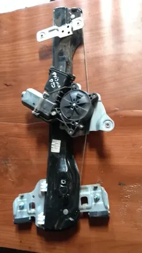Máquina de vidro elétrico com motor GM prisma 2017 lado direito.