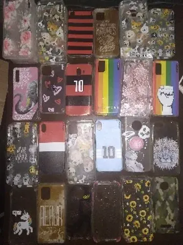 Capas de celular d luxo novas P varios modelos de Celulares,1600 peças,vendo troco.