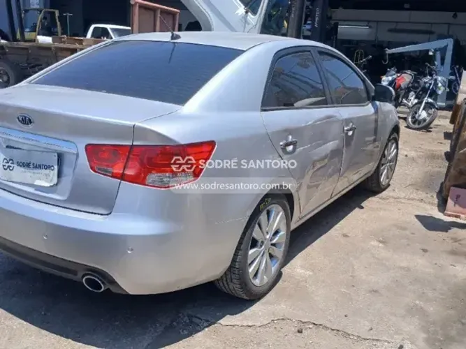 SUCATA KIA CERATO 2010