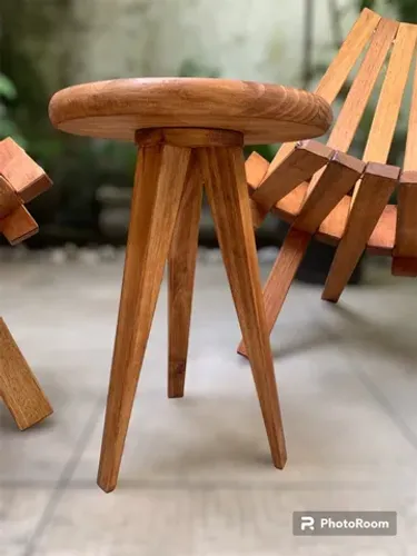 Mesa de apoio/centro em madeira maciça. Linda!