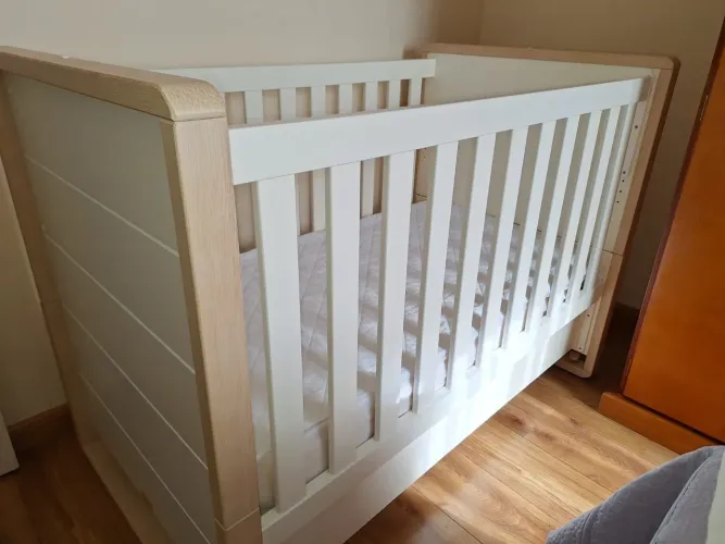 Berço/ mini cama de altíssima qualidade.