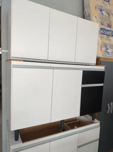 Pia e áreo armário de cozinha 