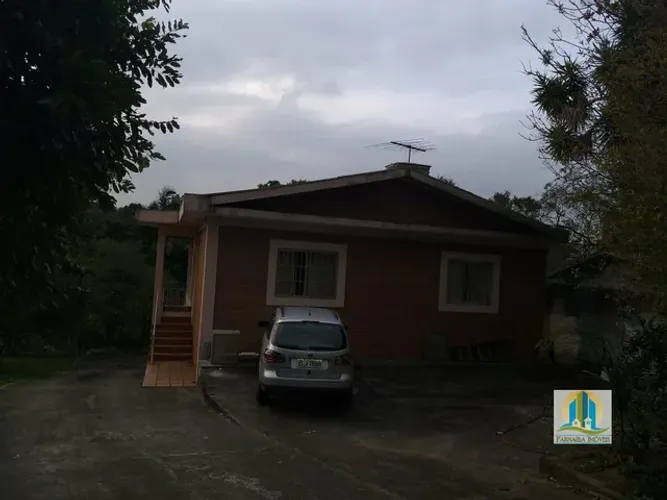 Chácara á Venda em Santana de Parnaíba - SP.