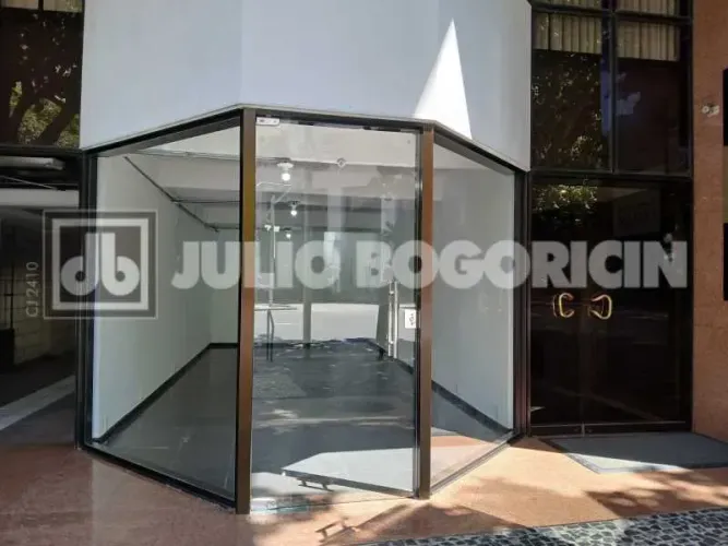 Loja Para Locação no Leblon - Frente de Rua - Fachada em Vidro - Servindo Para Vários Ramo