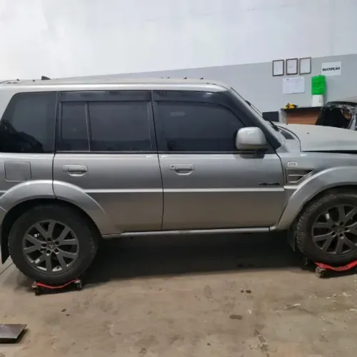 Peças Pajero Tr4 2.0 2014 Capo Airbag Motor Porta Parachoque Radiador Arranque Roda Sucata