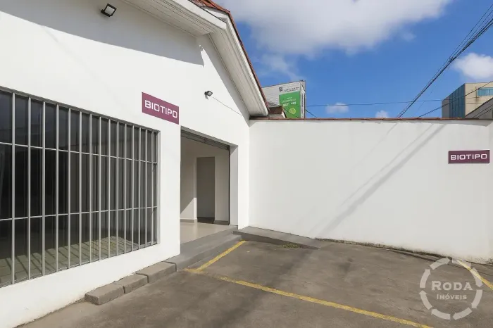 Loja com Edícula  128 m²  2 Vagas  Excelente Oportunidade a venda na Ponta da Praia-Santos
