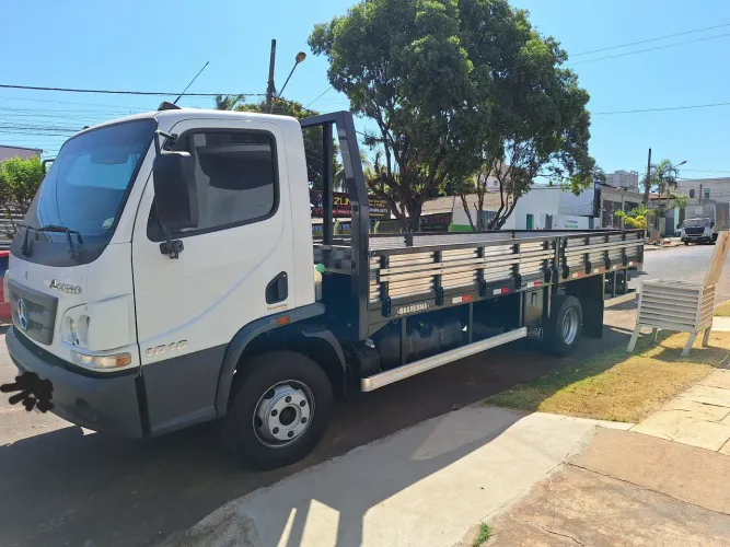 Mercedes Accelo 1016