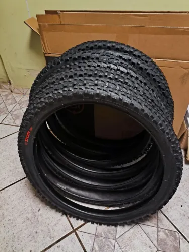 Par de Pneus Vee Rubber Stout Novos 26" (Downhill,DH,enduro,mtb,bike,Maxxis,Kenda,cst)