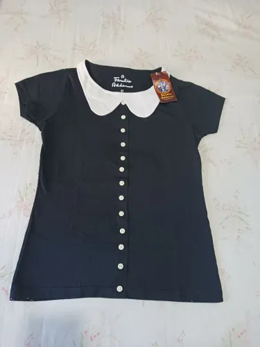 Blusa Wandinha da família Adam's original