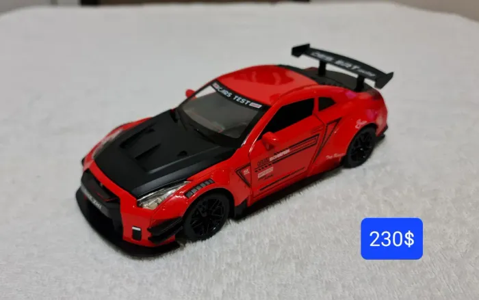 Carrinho miniatura Nissan GTR escala 1/24