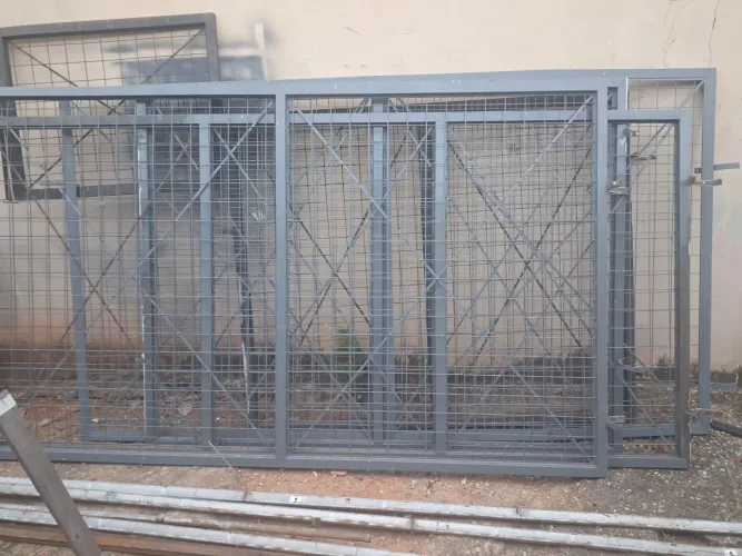 Grande de ferros reforçada 