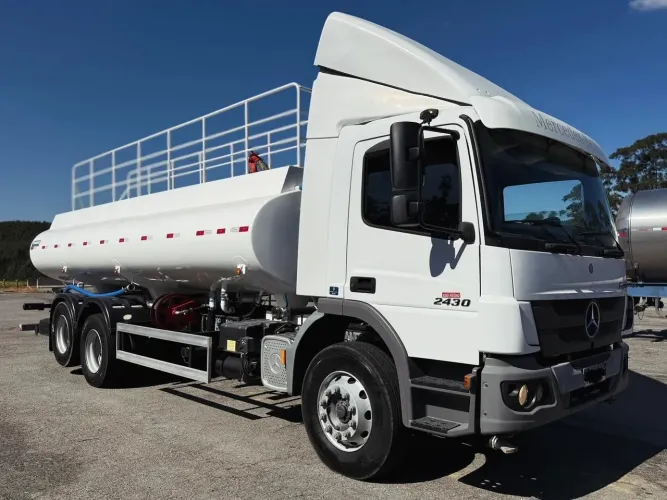 Atego 2430 2022 zero km tanque pipa novo sem uso