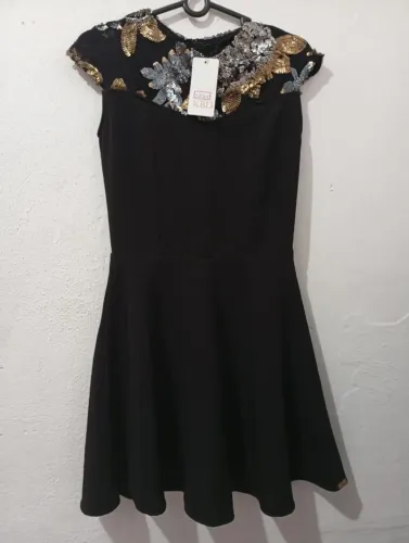 Vestido com lantejoulas