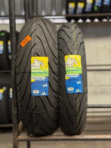 Par Pneu Michelin Pilot Street Radial 120/70-17 e 180/55-17 Xj6/Cb650f/MT 07/Tracer 900