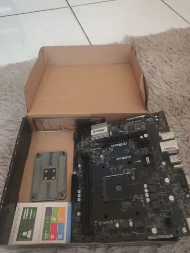 Placa mãe Asrock A320M-HD - usado