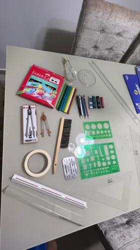Prancheta e kit completo para desenho arquitetônico