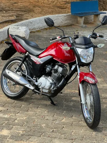 Vendo Fan 125 em ótimo estado. ( aceito troca )