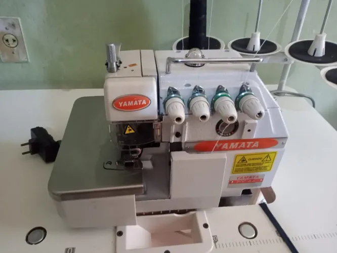 Máquina de costura: Overclock ponto cadeia 