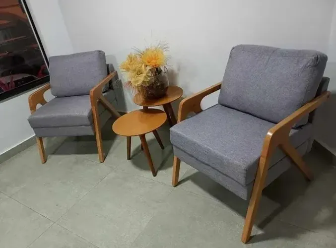 ? _*POLTRONA PALESTRA - MG MOVELARIA*_ *Valor: R$ 625,00* ? Base em madeira maciça de euc