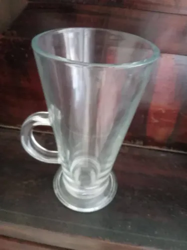Copo de vidro com alca