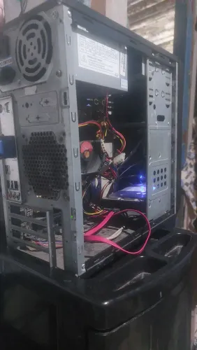 Vendo cpu pra agora 200 pegando tudo certinho