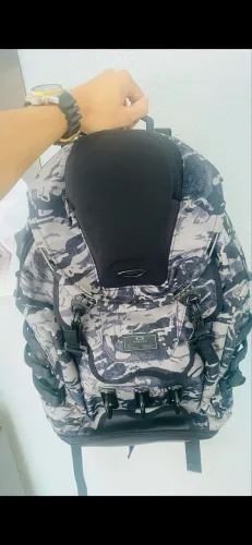 Mochila oakley kitchen - nova sem uso