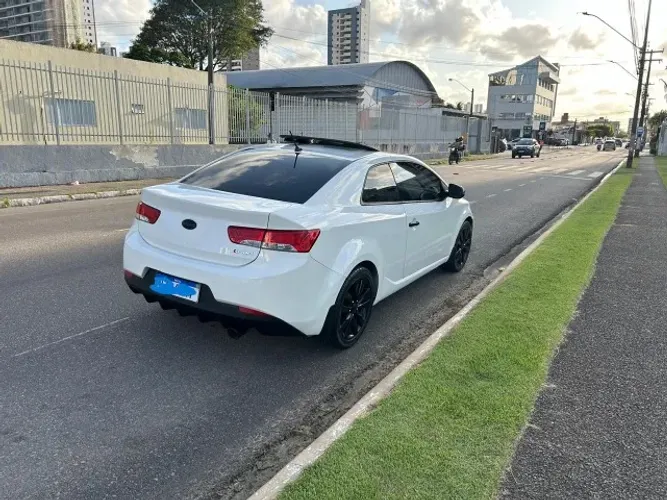 Kia Motors Cerato Koup 2.0 16V Aut. 2012