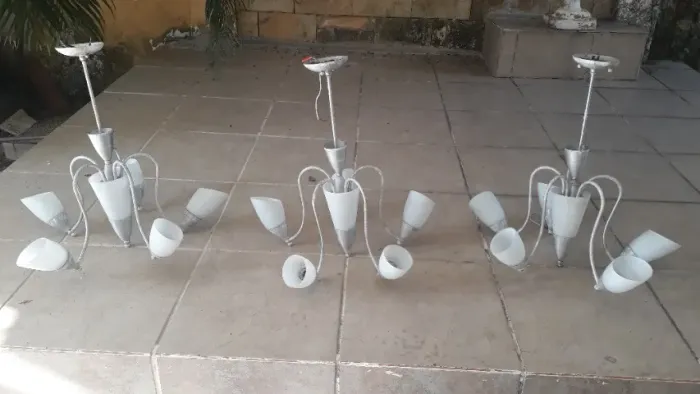 lustres de alumínio  e vidros