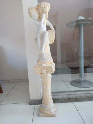 Escultura Decorativa Coluna com Anjo - Estilo Clássico