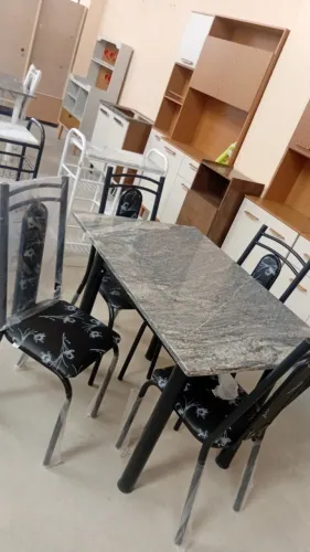 Mesa de Jantar 4 Cadeiras Retangular 