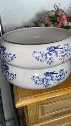 2 Vasos Decorativos de Cerâmica Branco e azul pássaros 