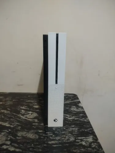 Xbox onde com 2 controles