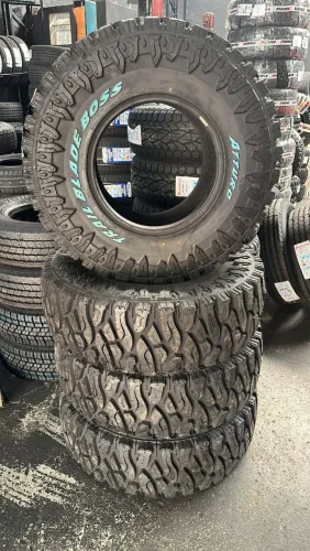 37x12.5R17 ATTURO BOSS LETRA BRANCA