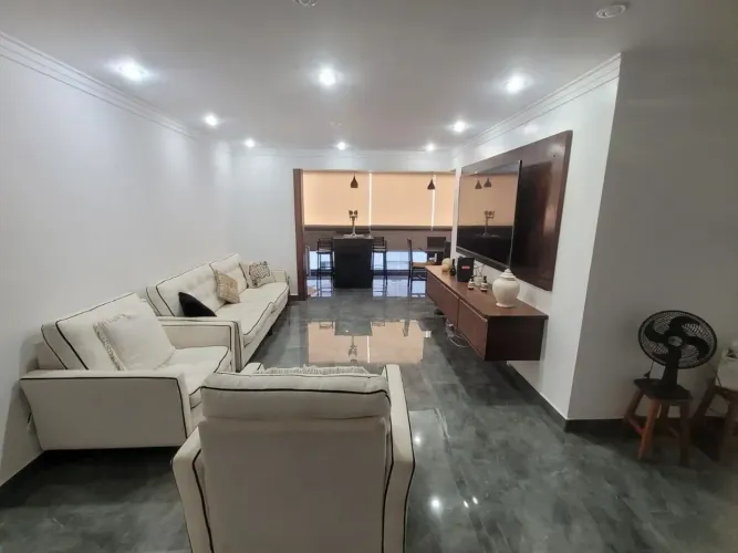 Apartamento à Venda na Enseada 3 Suítes, Terraço Gourmet e a 400 m da Praia