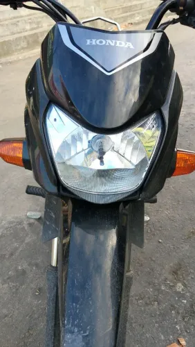 Moto nova sem defeitos chave reserva pra manual revisãoes todas feita na concessionária