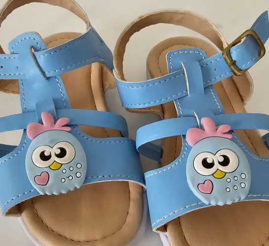 Sandália promoção Galinha Pintadinha
