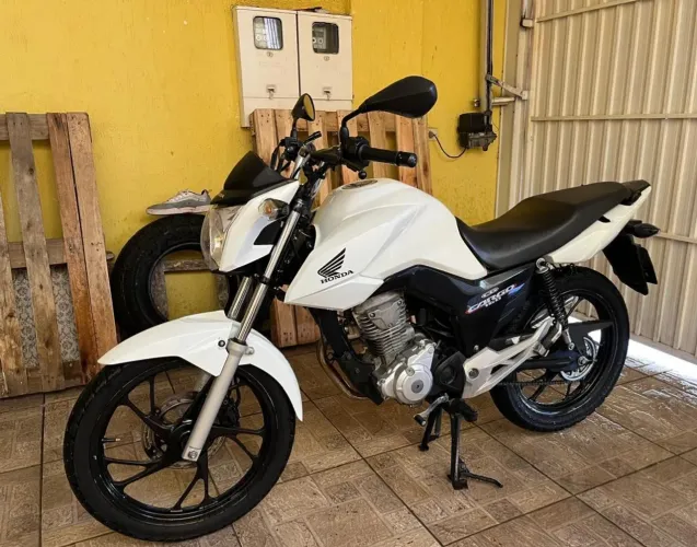 Vendo cargo 160 2021 muito nova