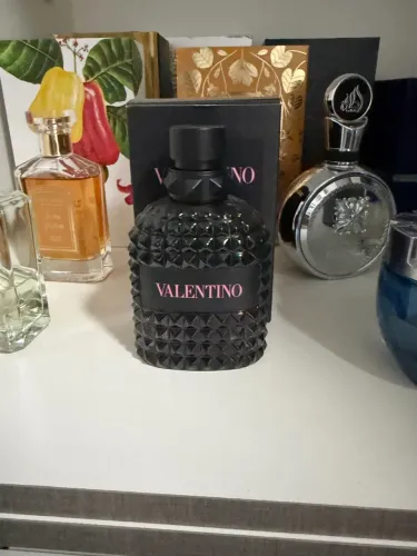 Valentino BIR intense EDP 100ml (85~90ml restante)