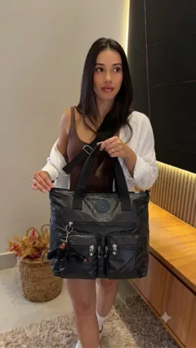 Bolsa Kipling Metalizada Transversal 40x40cm Urbana Premium